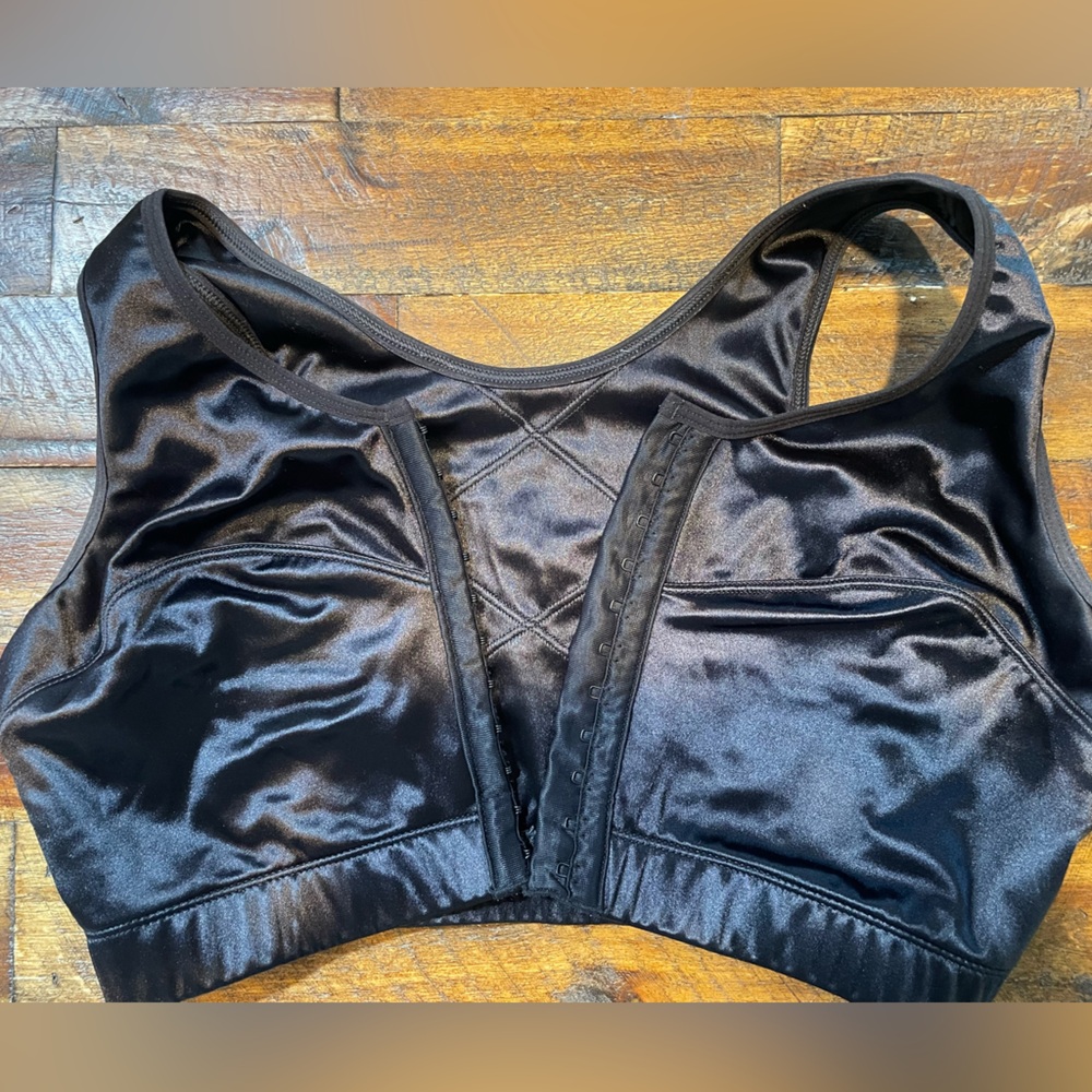 Enell High Impact Sports Bra for Well-Endowed Women